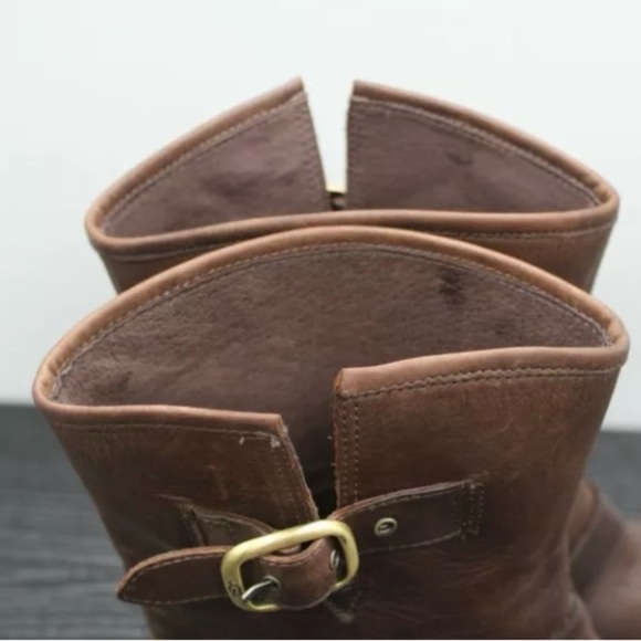 UGG Australia Frances Women’s Brown Leather Two Buckle Short Size   NWOT - Picture 8 of 14